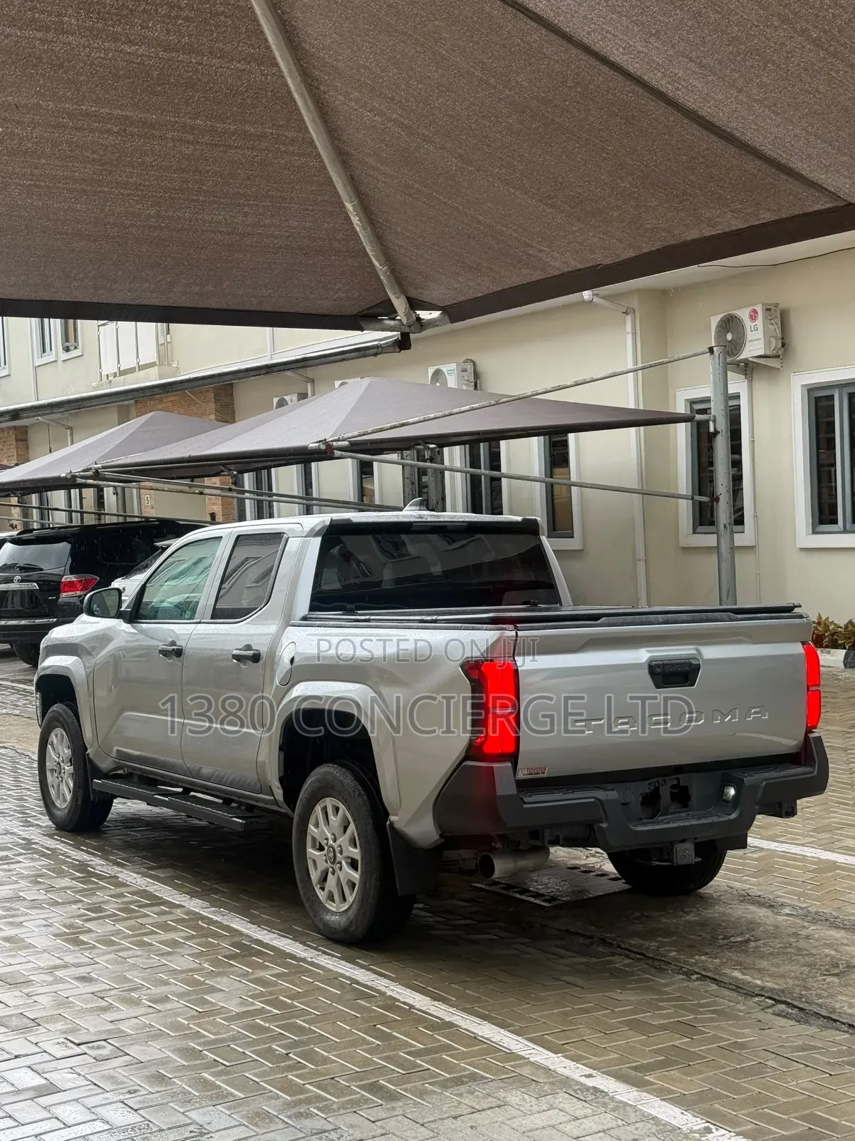 Toyota Tacoma 2024 Silver