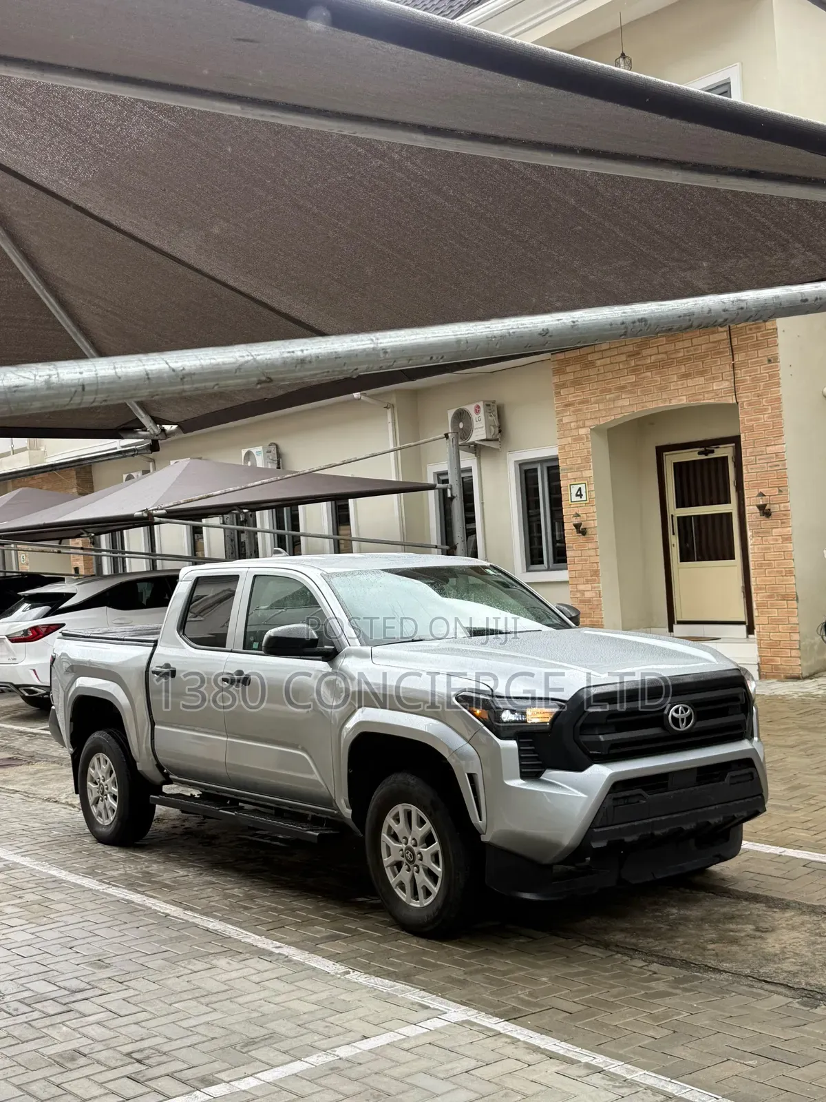 Toyota Tacoma 2024 Silver