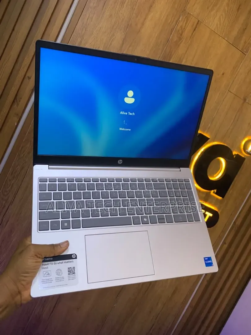 Laptop HP 250 G8 8GB Intel Core i5 SSD 256GB
