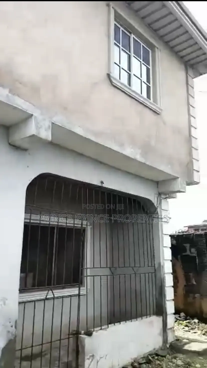 3bdrm Block of Flats in Surulere for sale