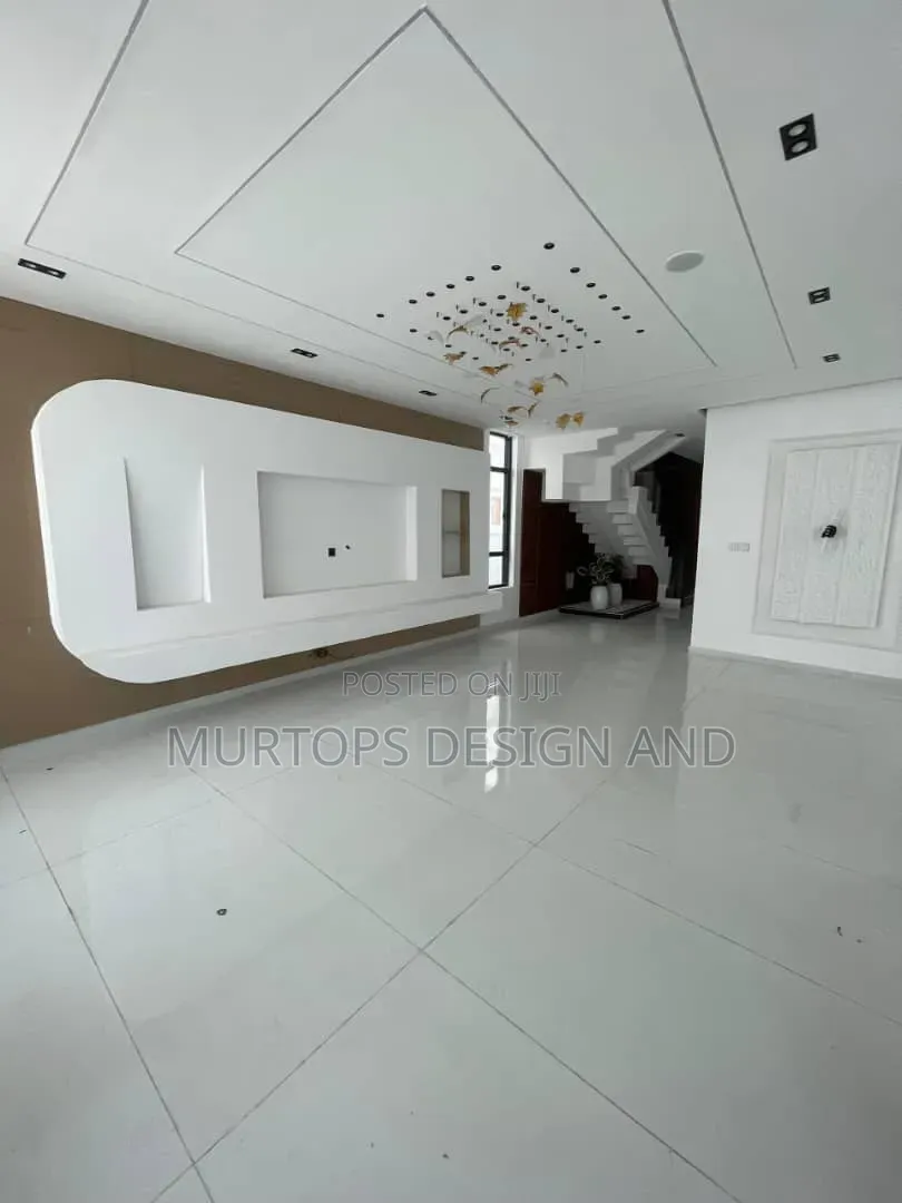 5bdrm Duplex in Chevron for rent
