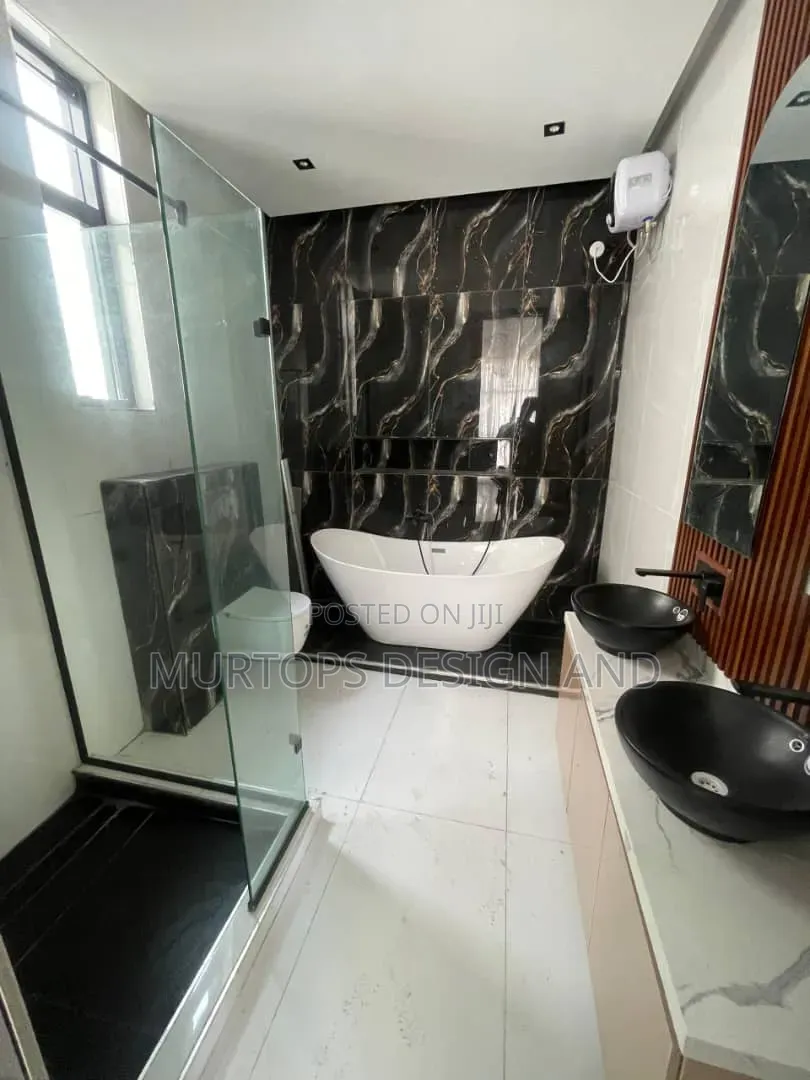 5bdrm Duplex in Chevron for rent