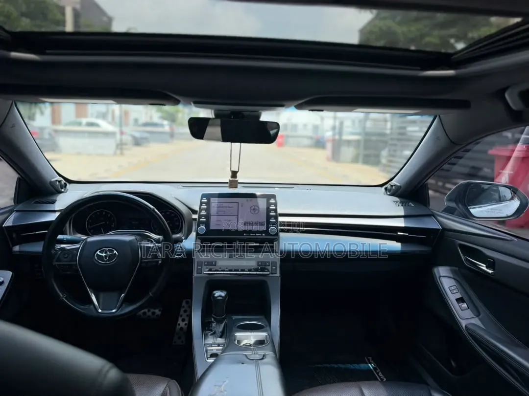 Toyota Avalon 2019 White