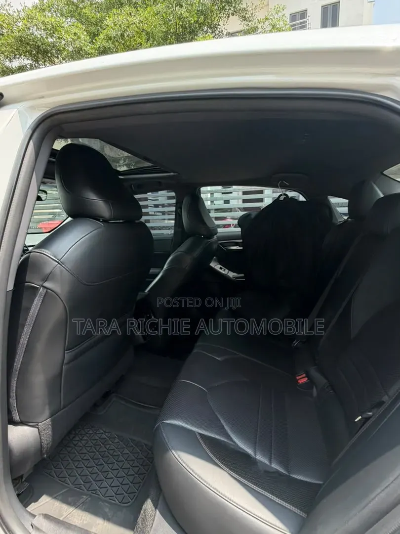 Toyota Avalon 2019 White