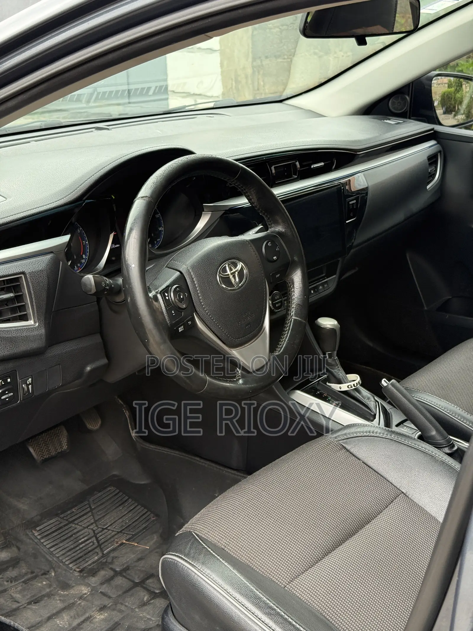 Toyota Corolla S 4dr Sedan (1.8L 4cyl CVT) 2015 Gray
