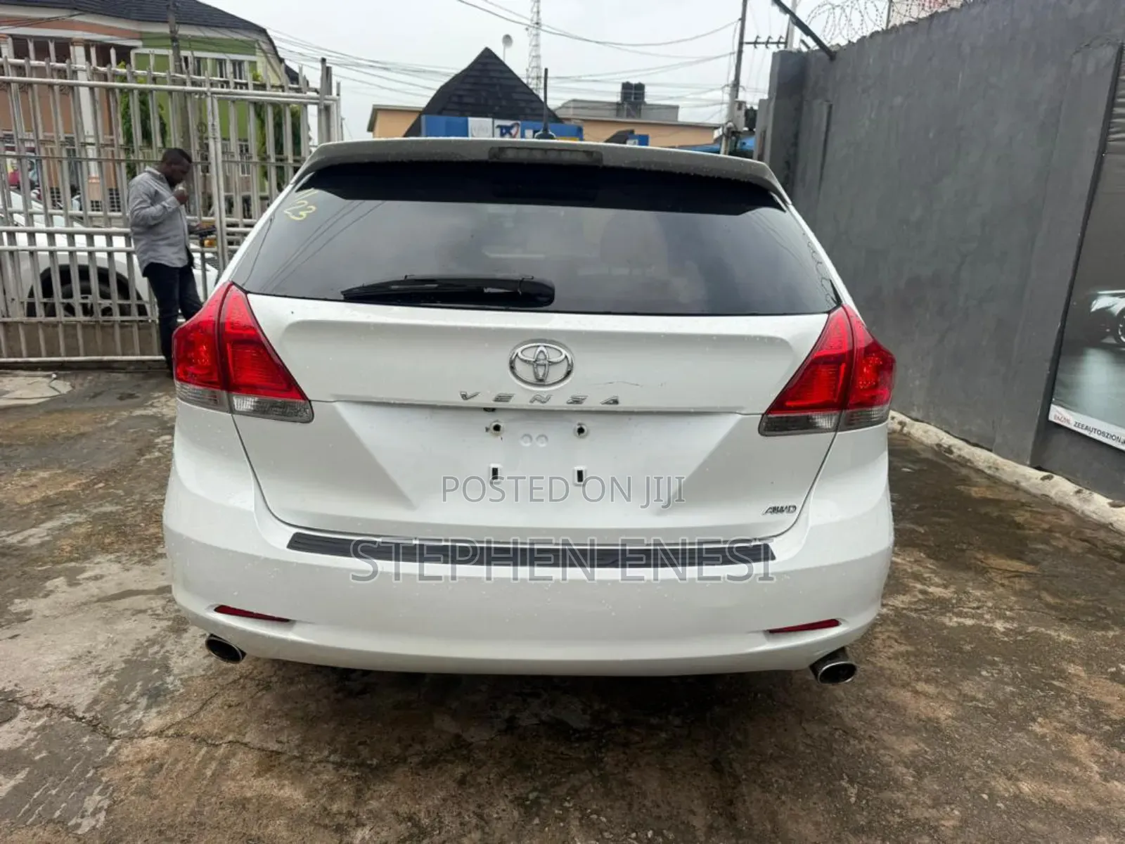 Toyota Venza XLE 2011 White