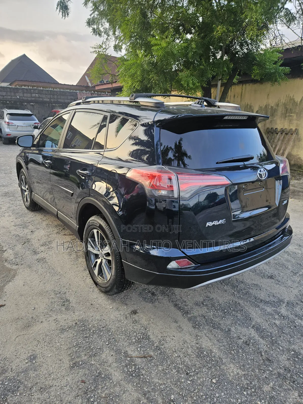 Toyota RAV4 2017 Blue