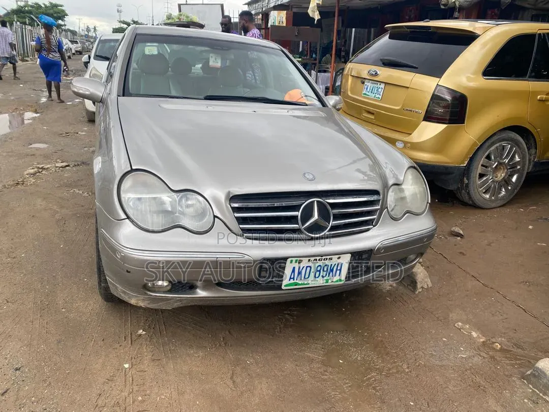 Mercedes-Benz C240 2006 Gray