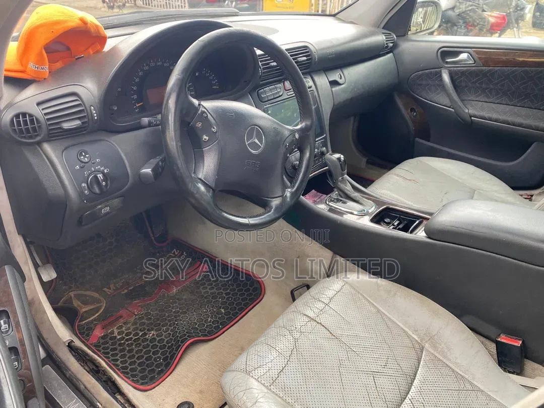 Mercedes-Benz C240 2006 Gray