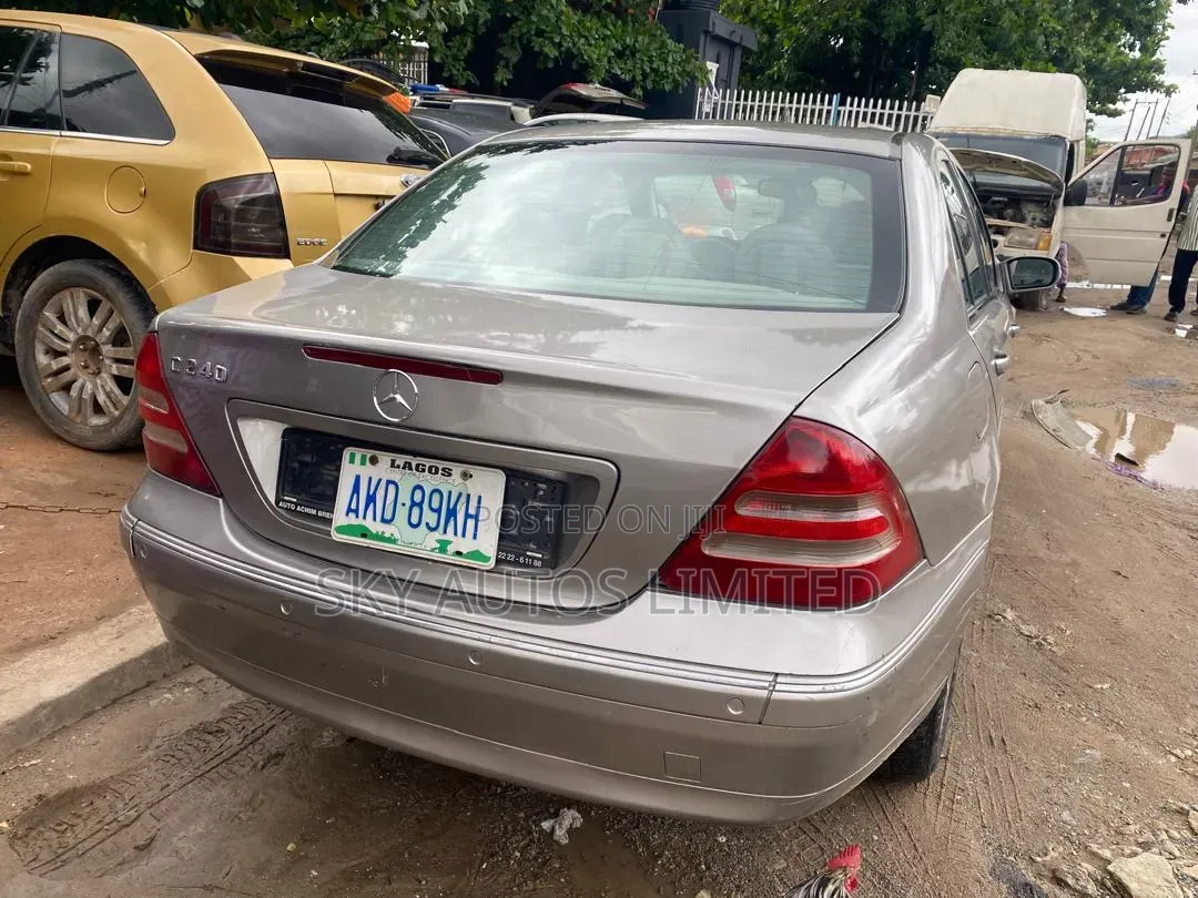 Mercedes-Benz C240 2006 Gray