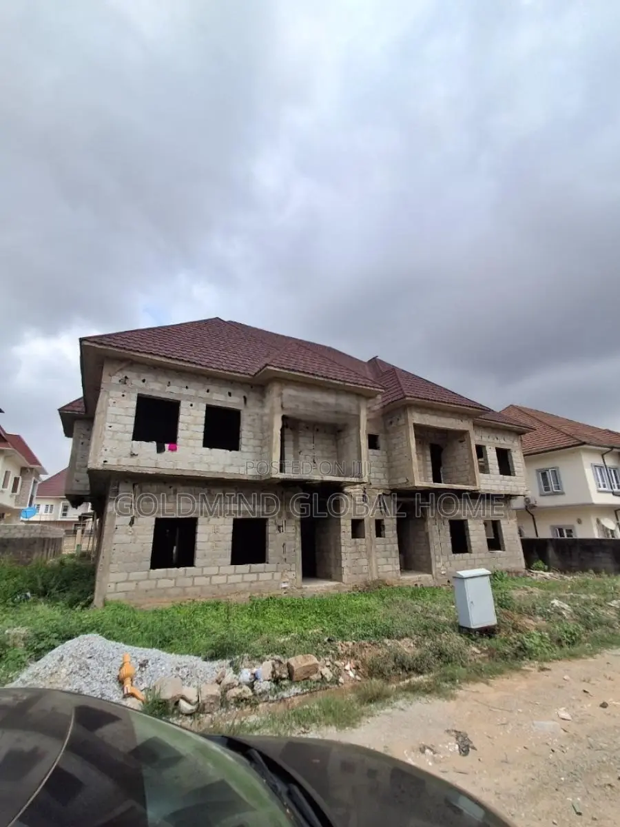 4bdrm Duplex in Lugbe District., FHA for sale