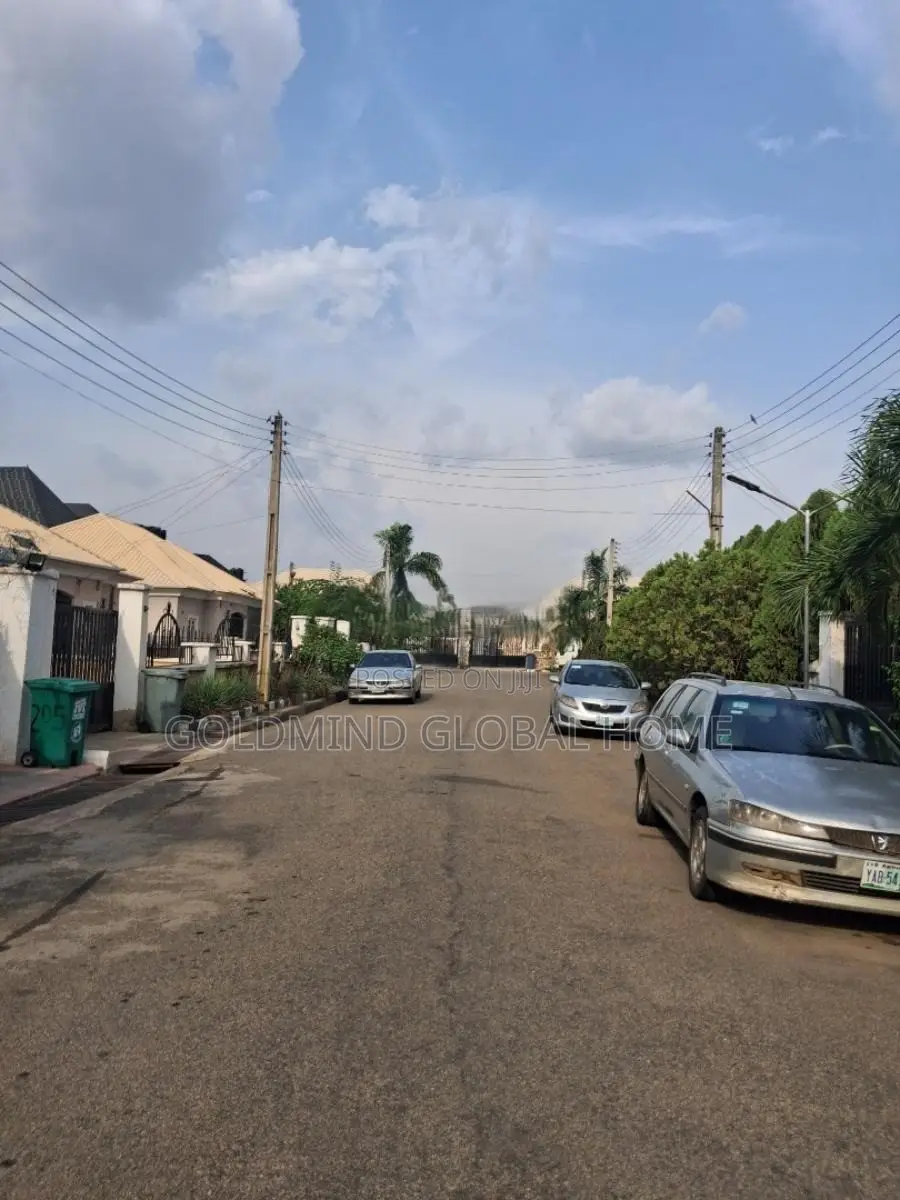 Furnished 3bdrm Bungalow in Lugbe District., FHA for sale