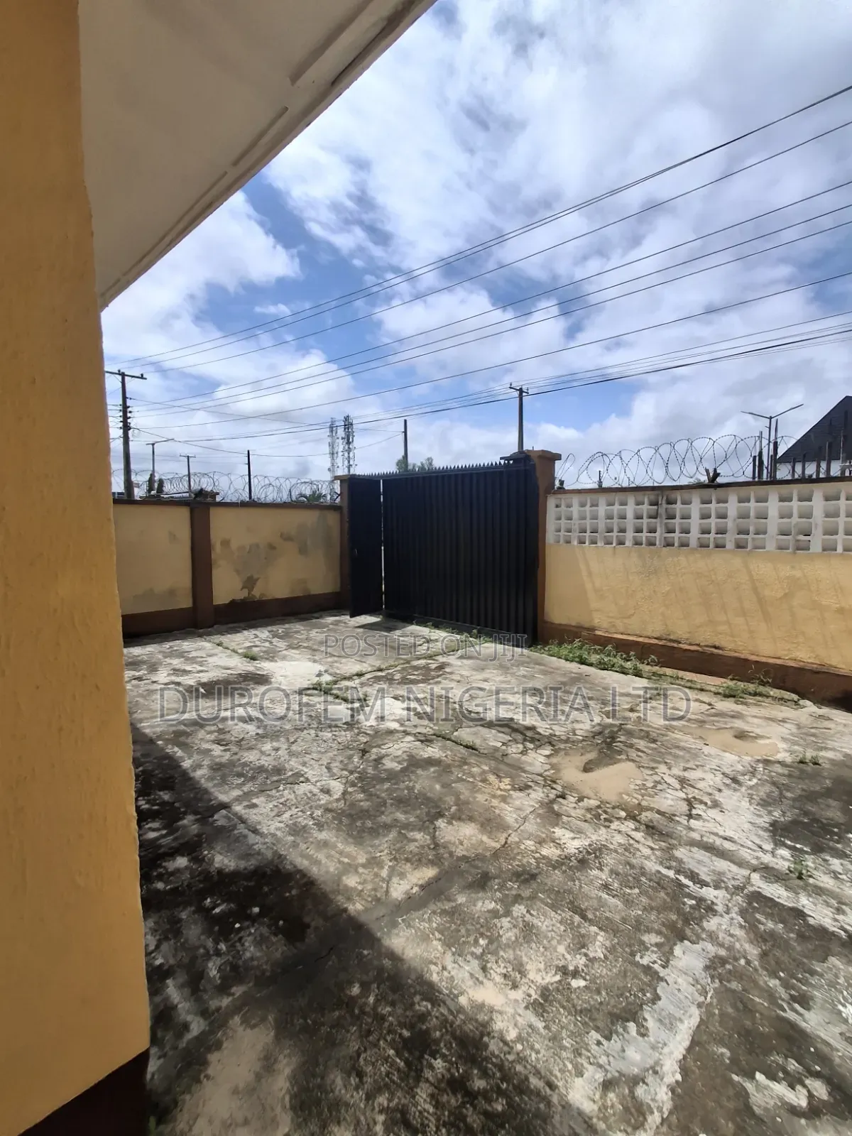 3bdrm House in Abraham Adesanya, Lekki for rent
