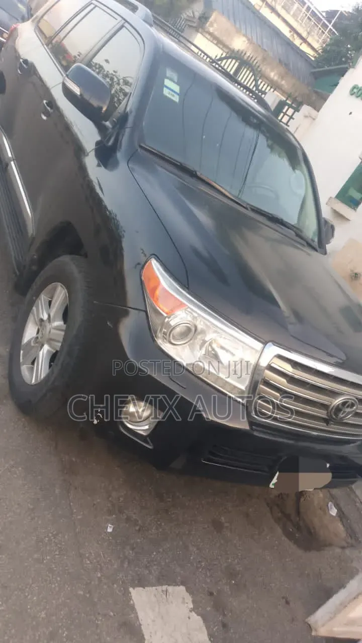 Toyota Land Cruiser 2015 Black