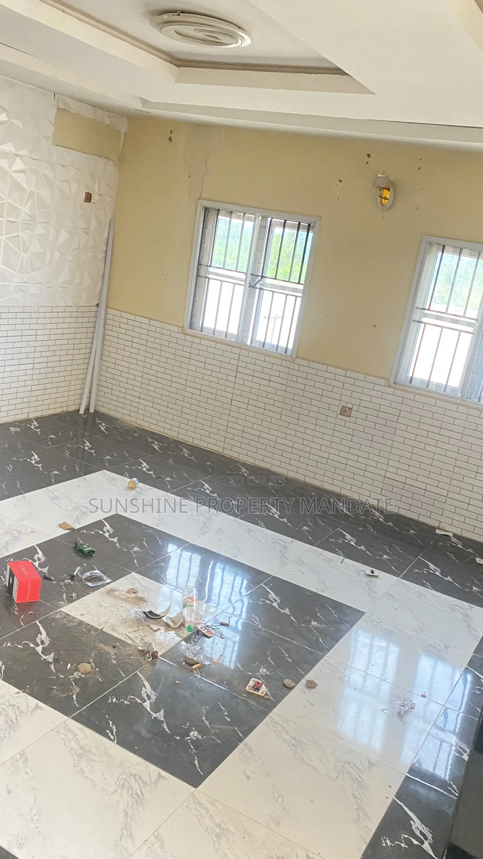 3bdrm Bungalow in Ogo Oluwa Oda Road ๐ก, Akure for sale