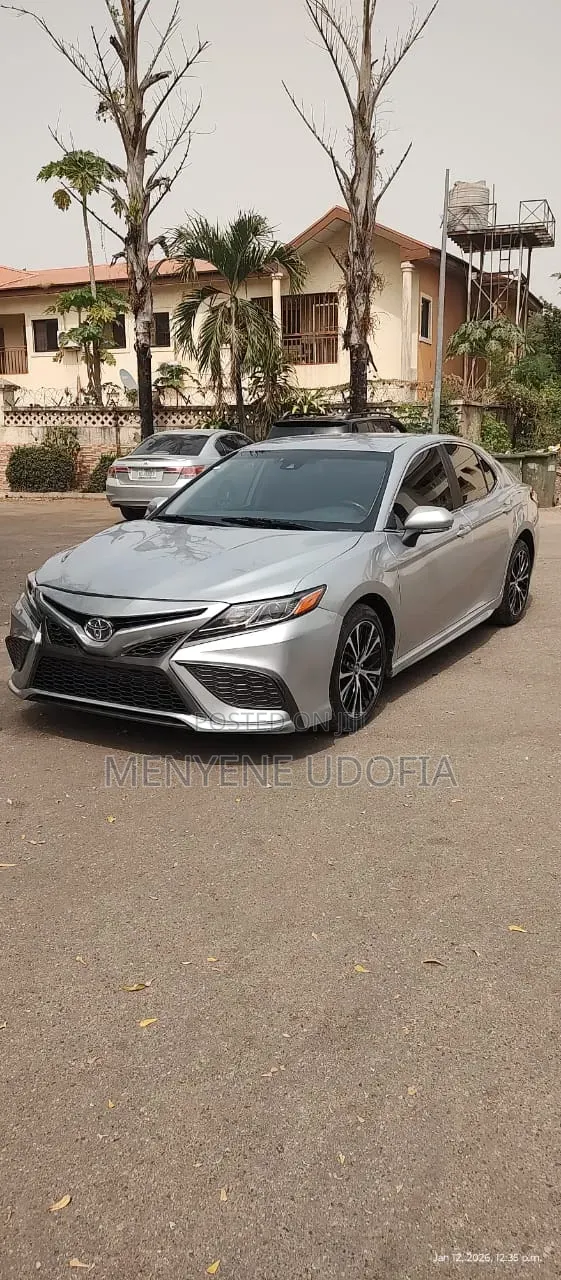 Toyota Camry 2019 Gray