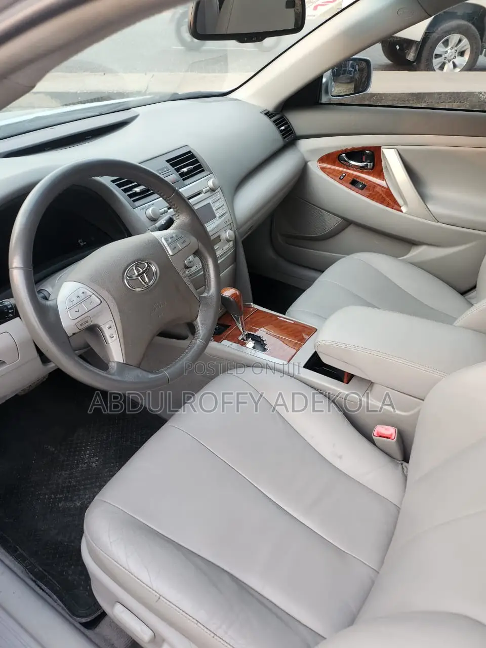 Toyota Camry XLE 4dr Sedan (2.5L 4cyl 6A) 2011 Silver