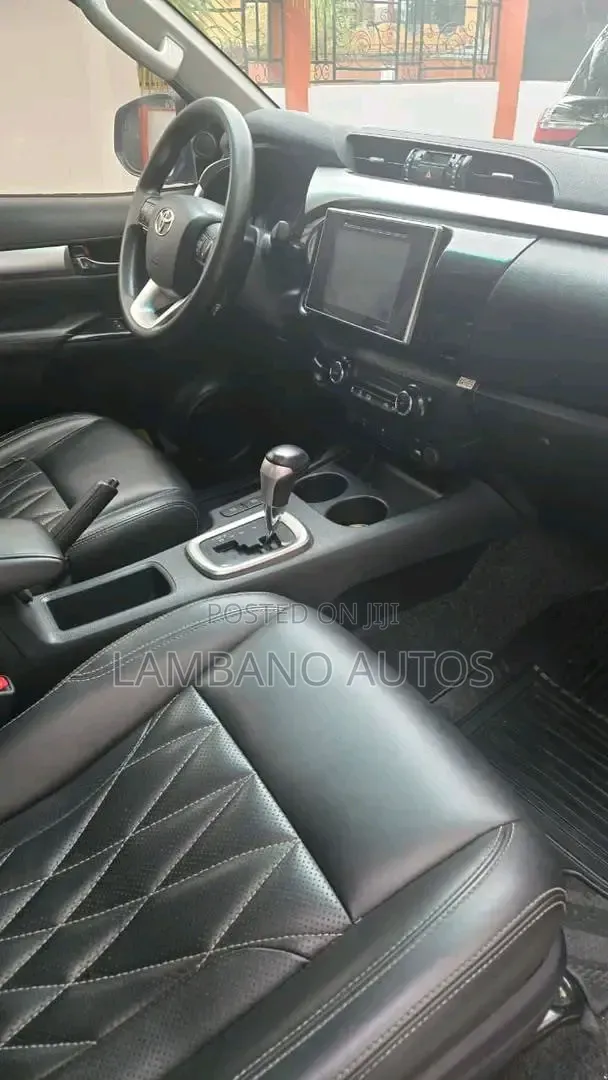 Toyota Hilux 2020 Black