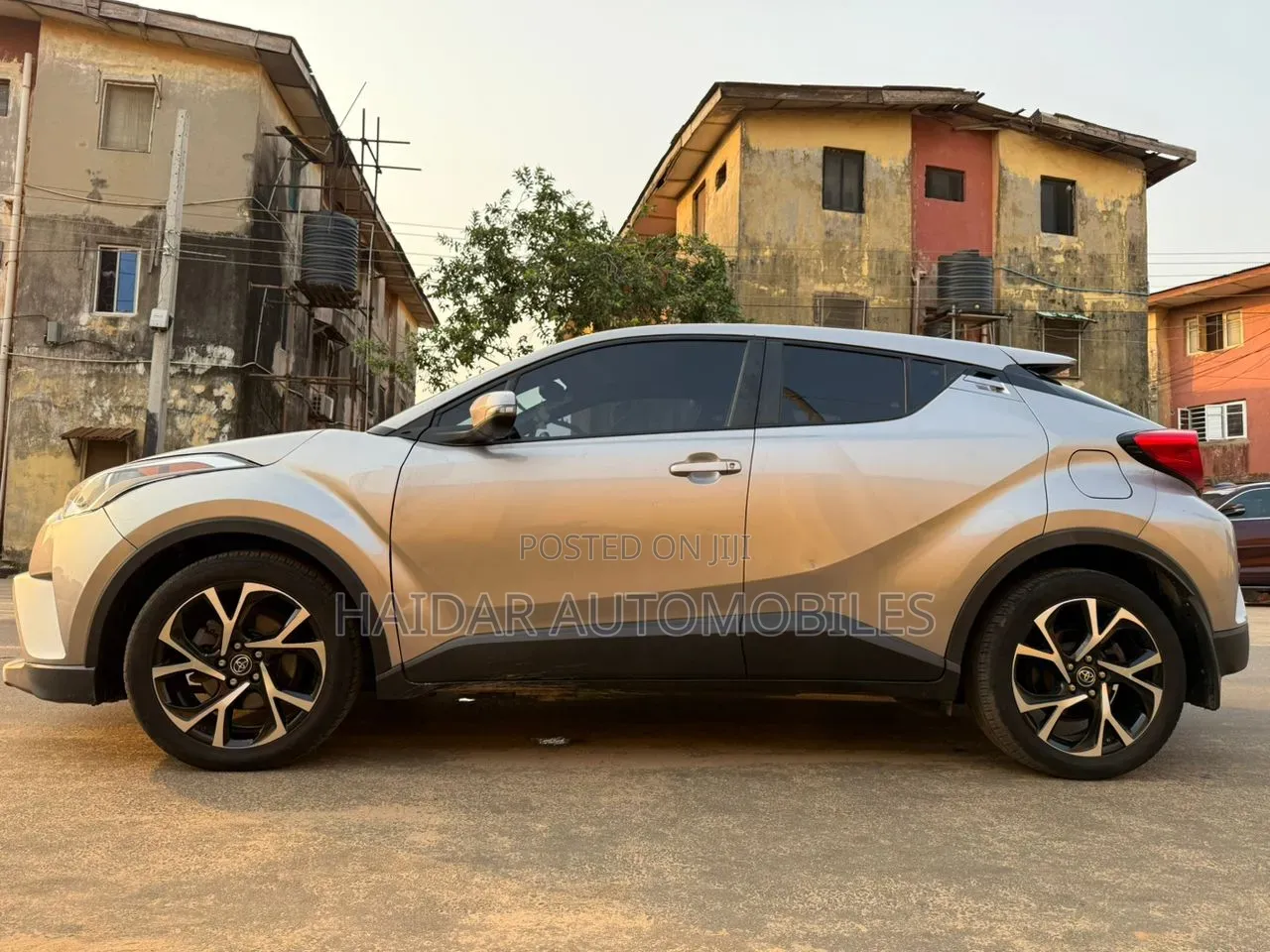 Toyota C-HR 2019 Silver