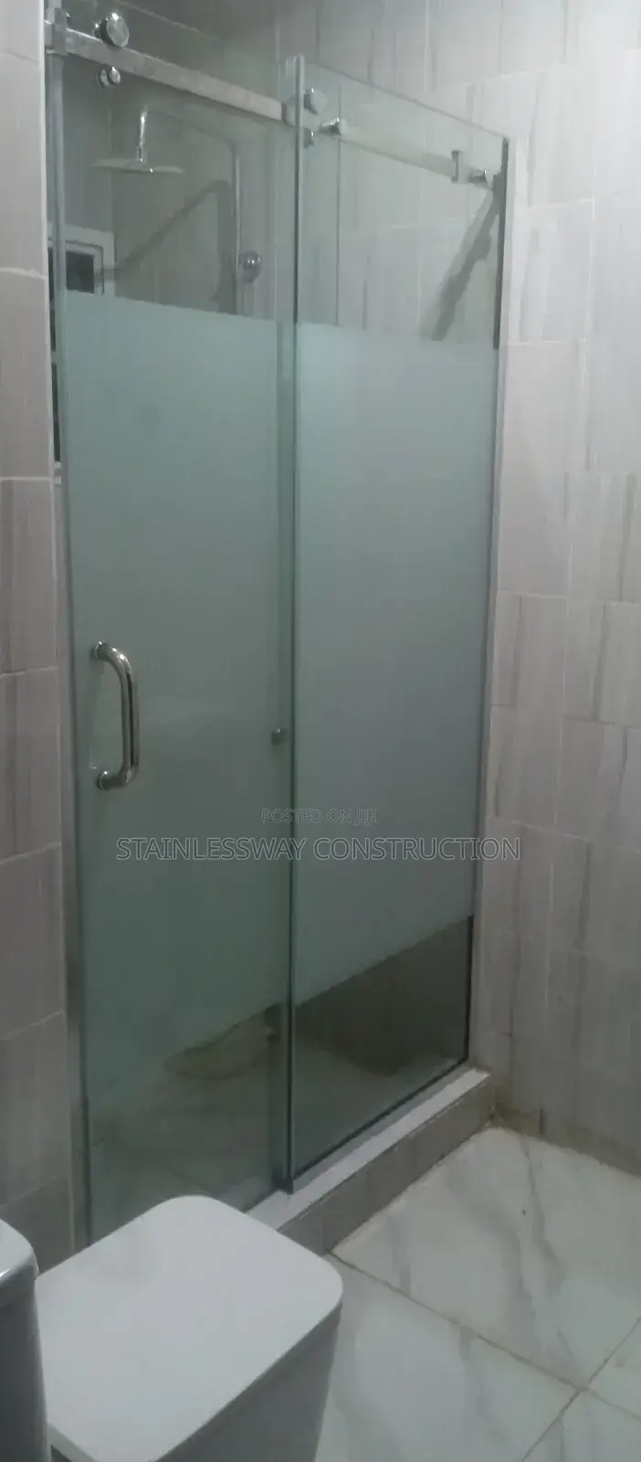 Shower Cubicle-With Silver Accessories