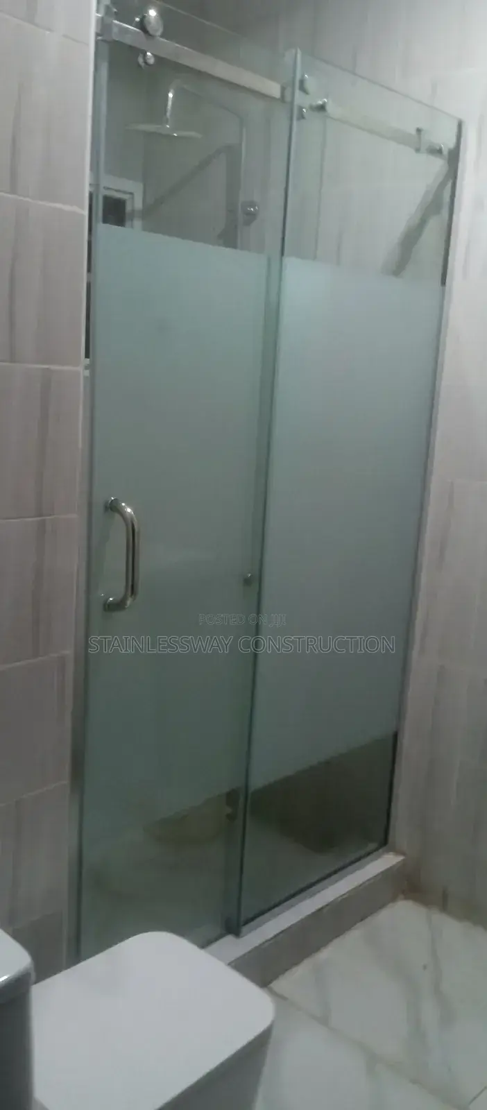 Shower Cubicle-With Silver Accessories