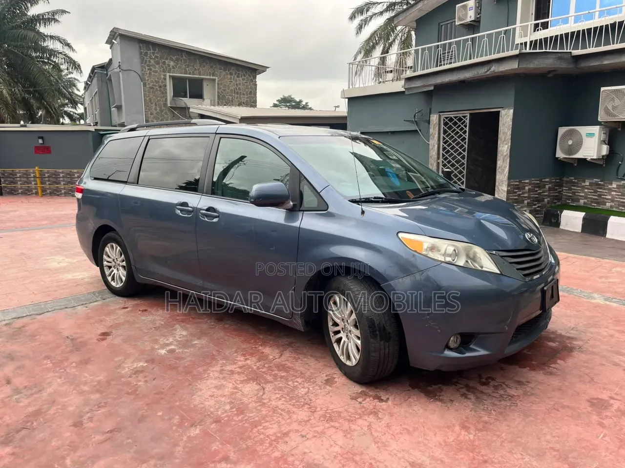 Toyota Sienna 2014 Blue