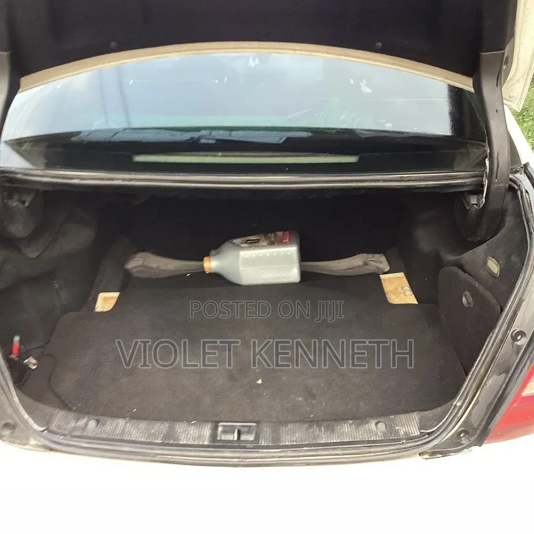 Mercedes-Benz C300 2009 White