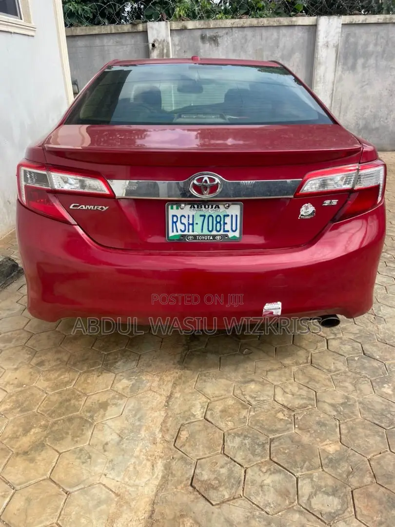 Toyota Camry SE 4dr Sedan (2.5L 4cyl 6A) 2013 Red