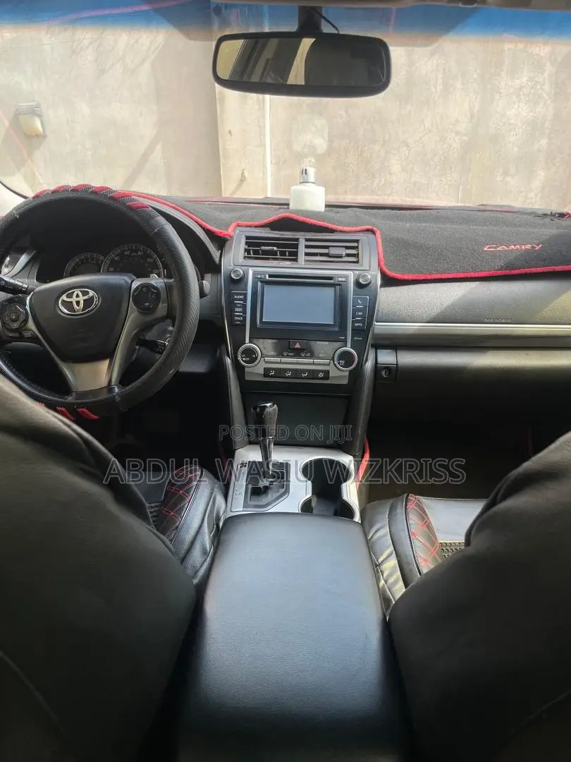Toyota Camry SE 4dr Sedan (2.5L 4cyl 6A) 2013 Red