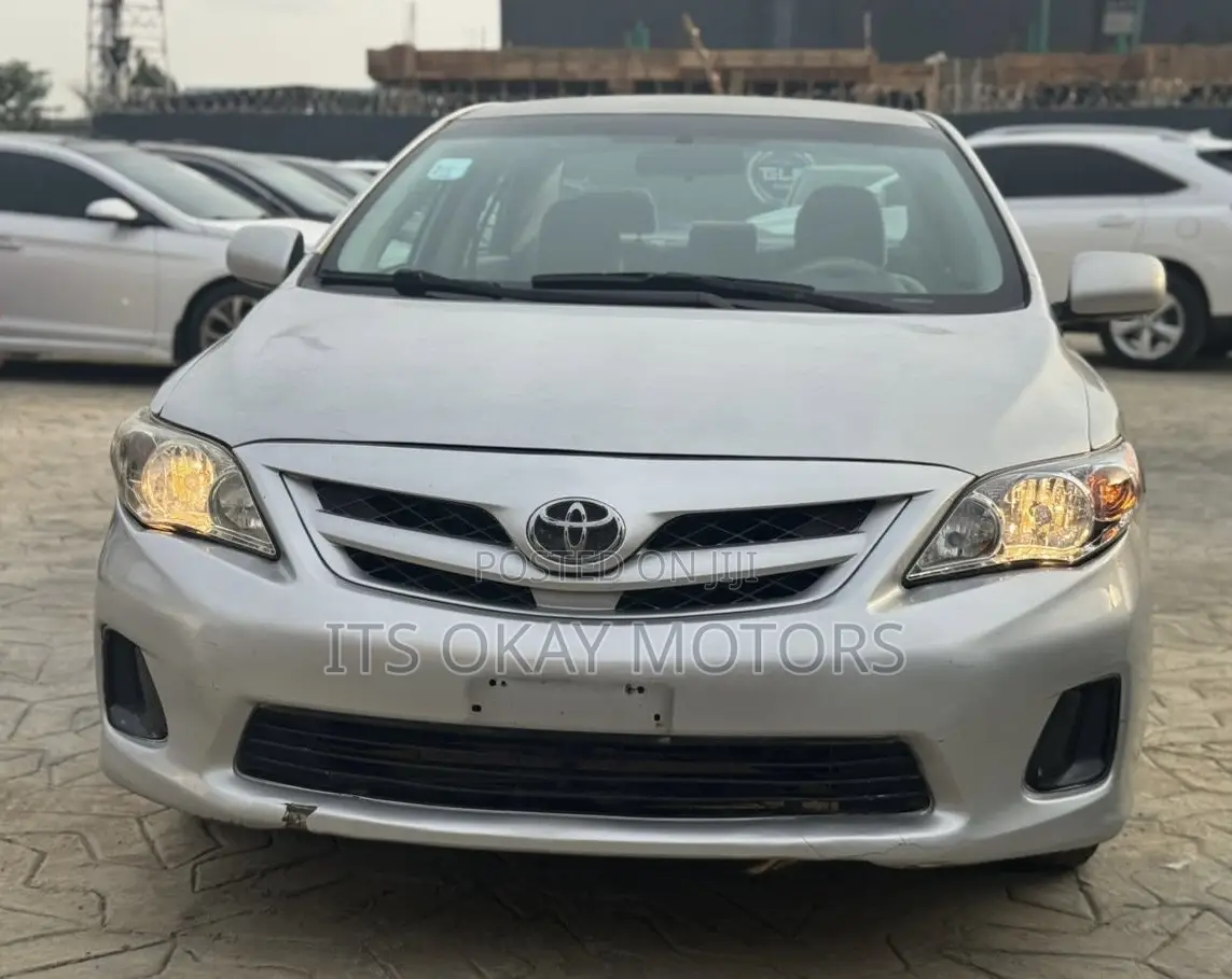 Toyota Corolla LE 4dr Sedan (1.8L 4cyl 4A) 2010 Silver