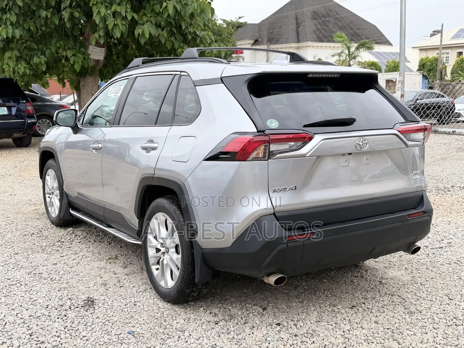 Toyota RAV4 XLE 2022 Silver