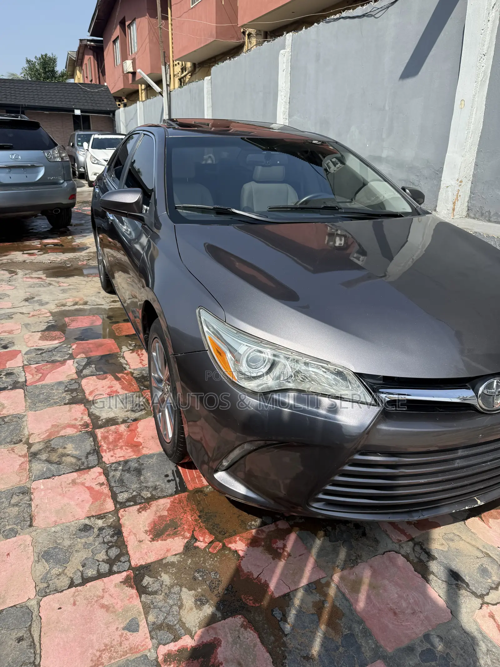 Toyota Camry XLE 4dr Sedan (3.5L 6cyl 6A) 2017 Gray