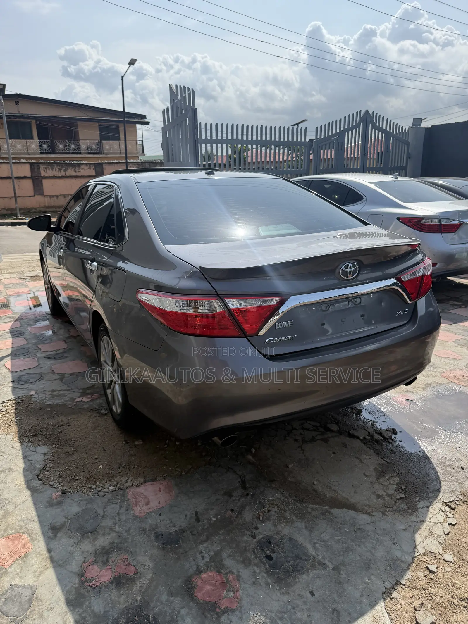 Toyota Camry XLE 4dr Sedan (3.5L 6cyl 6A) 2017 Gray