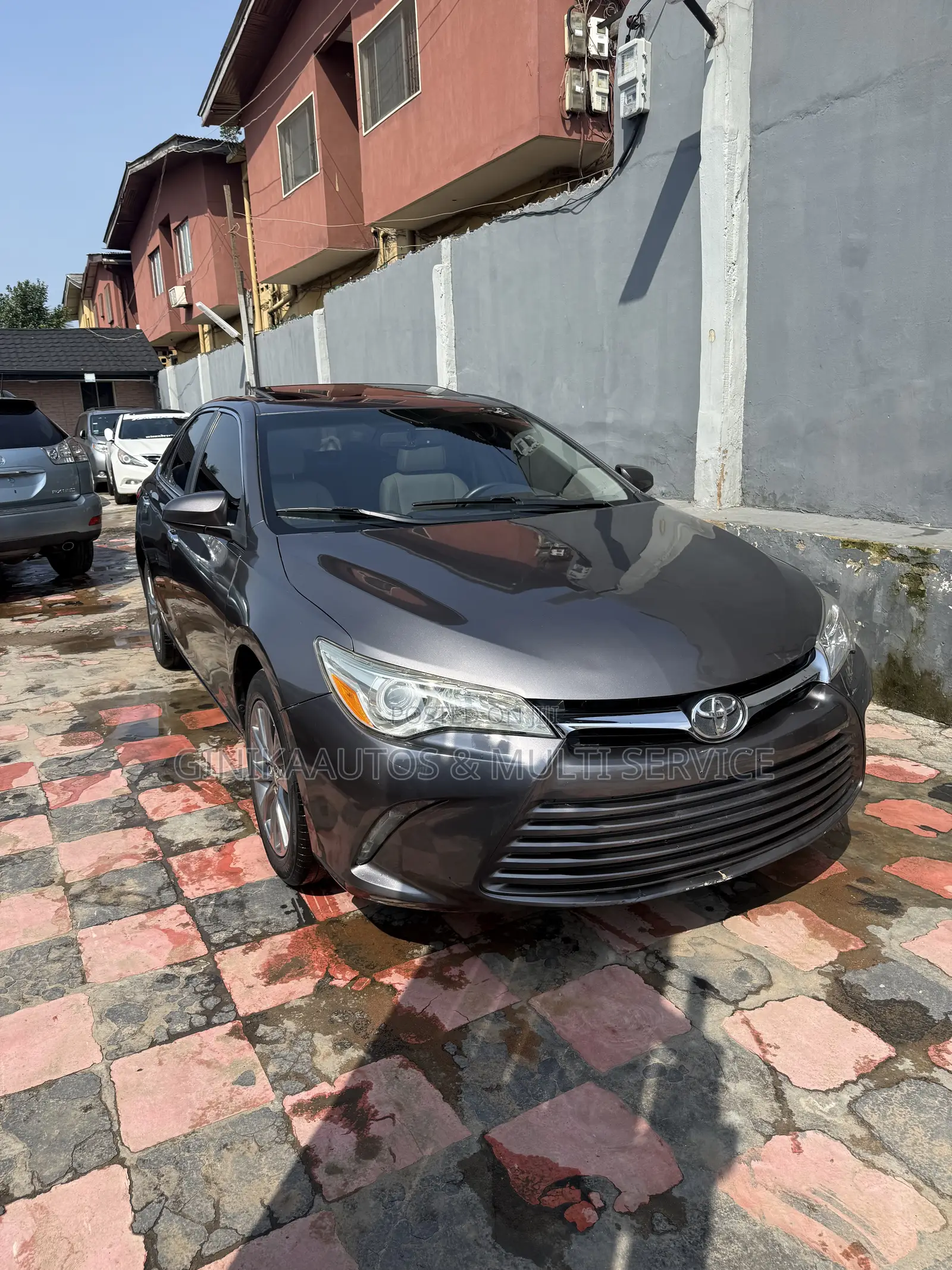 Toyota Camry XLE 4dr Sedan (3.5L 6cyl 6A) 2017 Gray