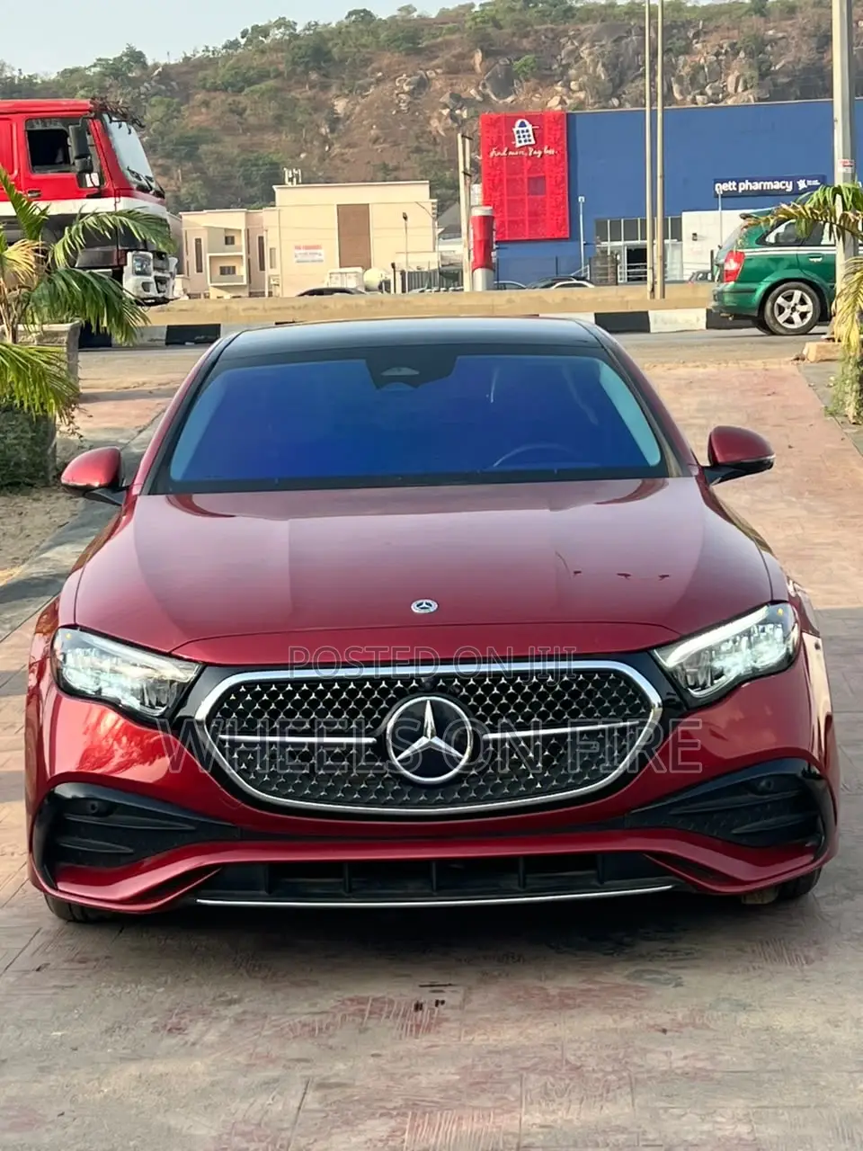 Mercedes-Benz E350 2025 Red