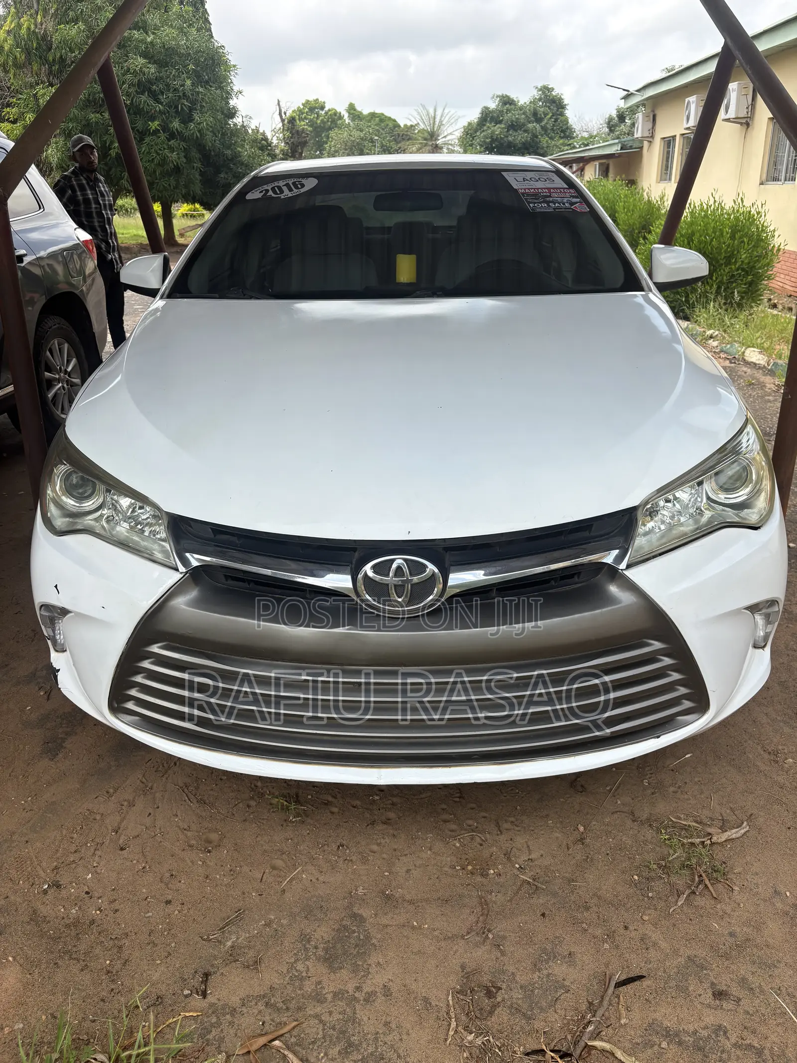 Toyota Camry LE 4dr Sedan (2.5L 4cyl 6A) 2016 White