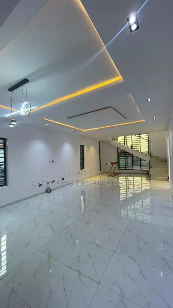 4bdrm Duplex in Kola Lawal, for sale