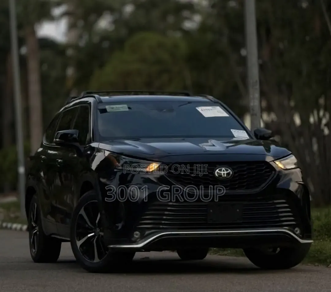 Toyota Highlander 2022 Black