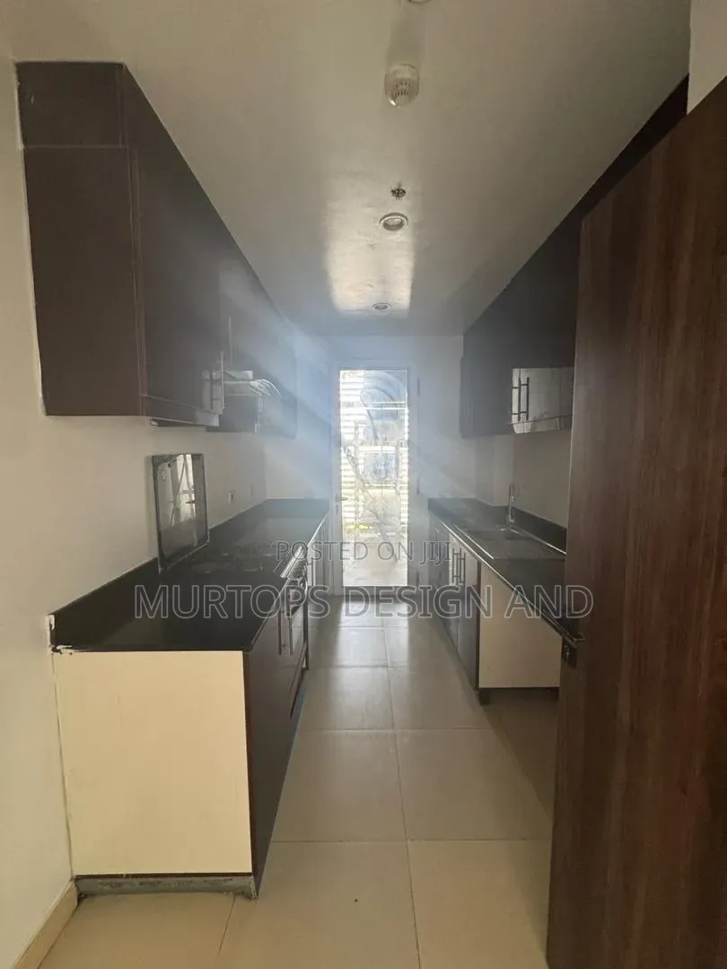 2bdrm Apartment in Lekki Phase 1 for rent