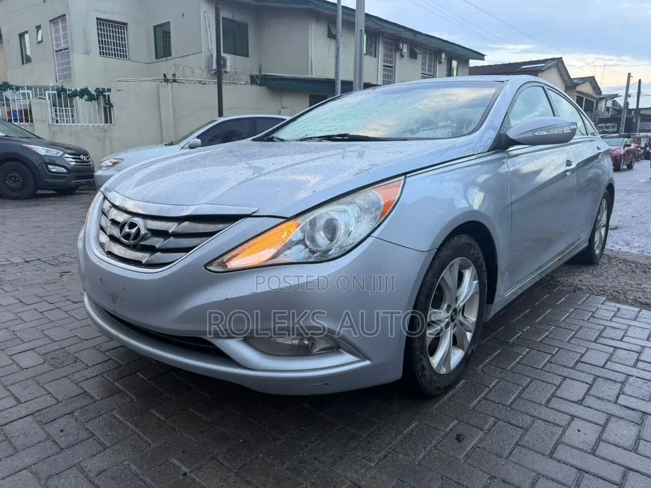 Hyundai Sonata Limited Sedan FWD (2.4L 4cyl 6A) 2012 Silver