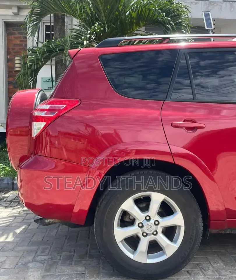 Toyota RAV4 2009 Red