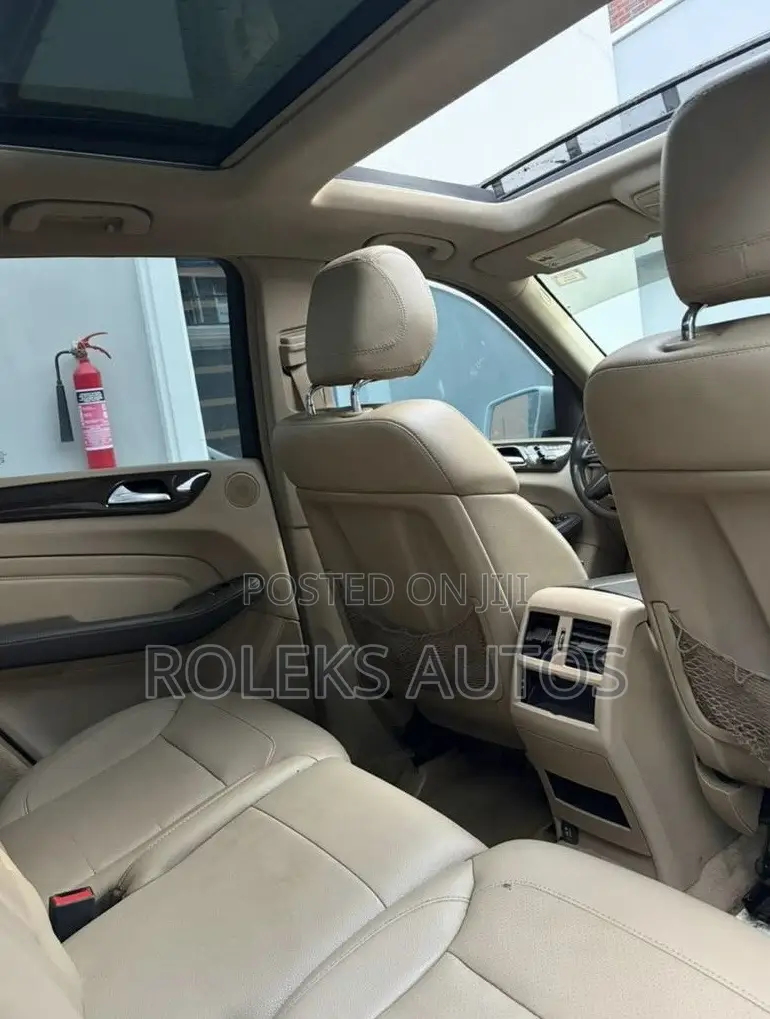 Mercedes-Benz M Class ML350 4MATIC 4dr SUV AWD (3.5L 6cyl 7A) 2014