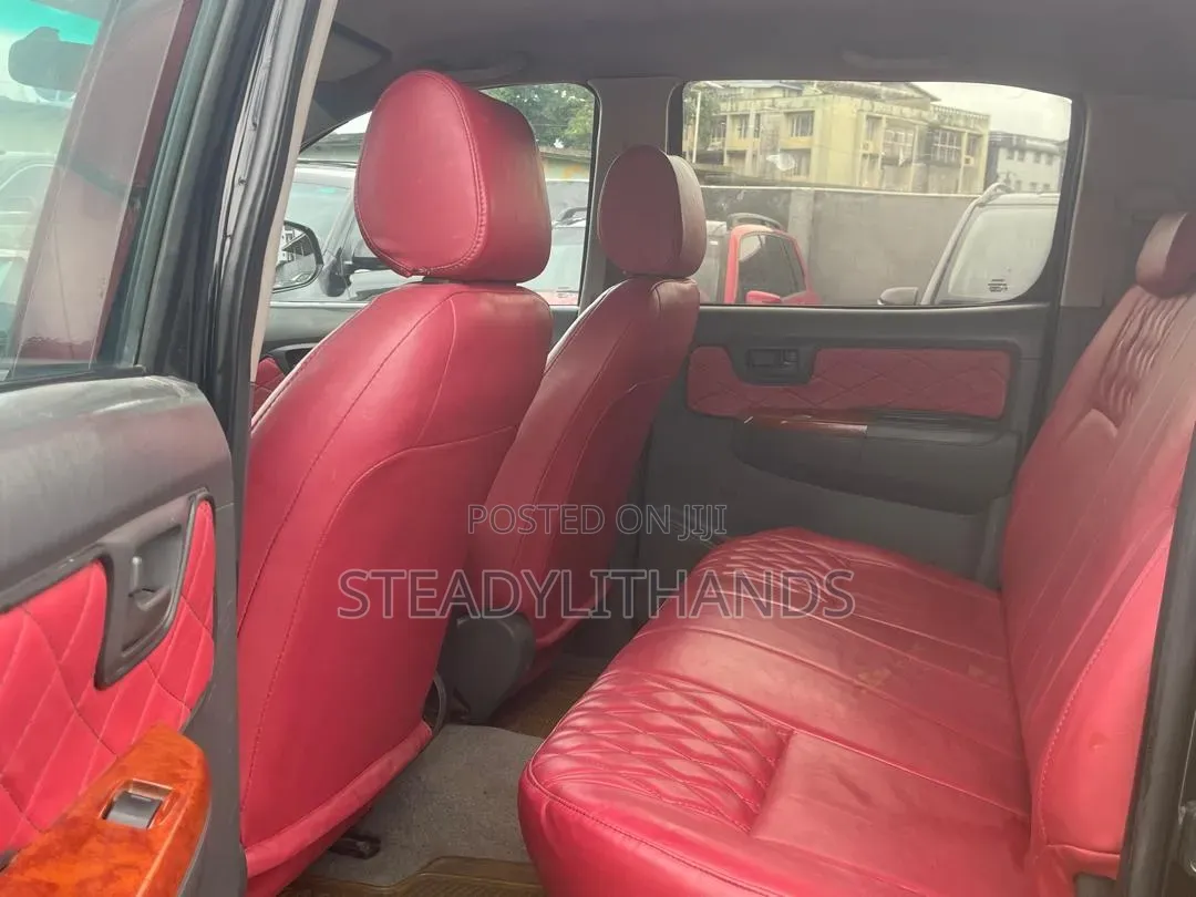 Toyota Hilux 2016 Black