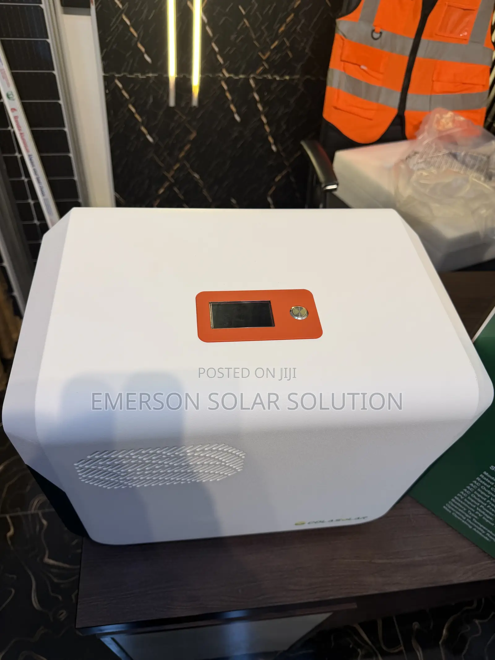 Cola Solar Generator 3.6kwh Lithium Battery