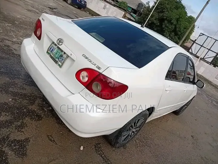 Toyota Corolla 2006 White