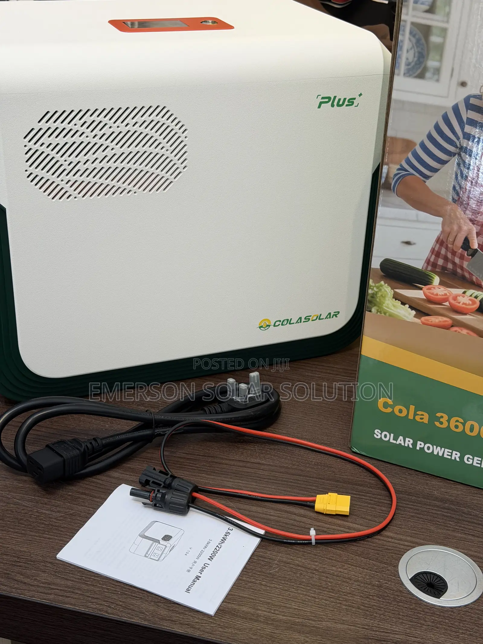 3.6kwh /2200w Cola Solar Generator Plus