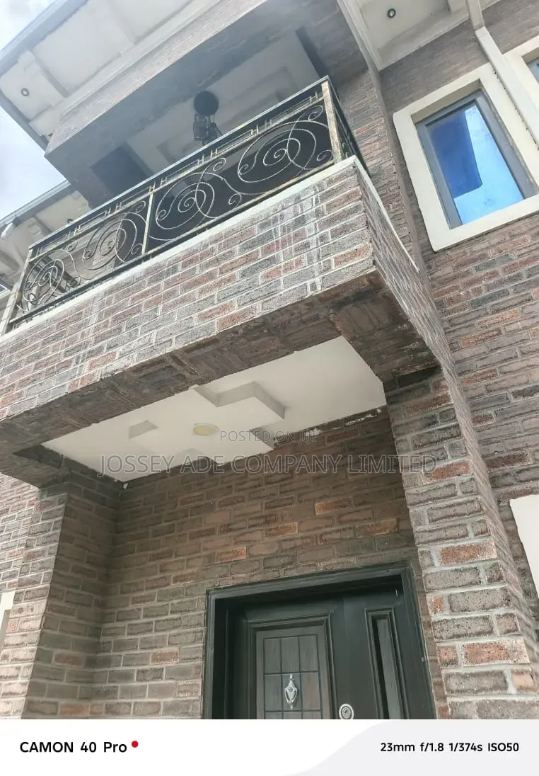 Furnished 4bdrm Duplex in Iseri Olofin for sale