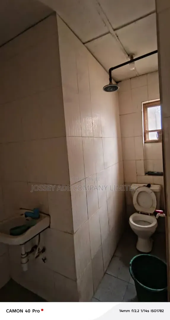 Furnished 2bdrm Block of Flats in Akute Ajuwon for sale
