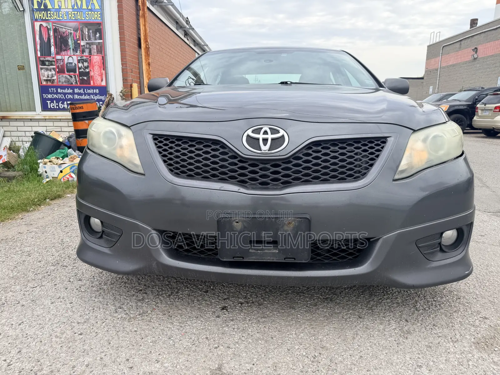 Toyota Camry SE 4dr Sedan (2.5L 4cyl 6A) 2011 Gray