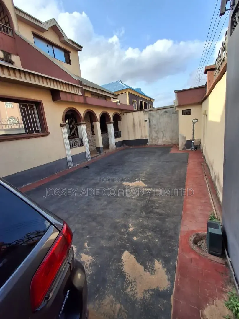 Furnished 5bdrm Duplex in Egbe / Ikotun/Igando for sale